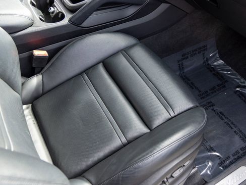 Certified 2023 Porsche Cayenne Platinum Edition w/ Performance Package image 52