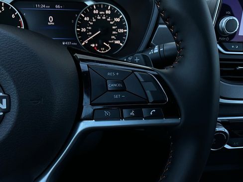 Used 2025 Nissan Altima 2.5 SR image 33