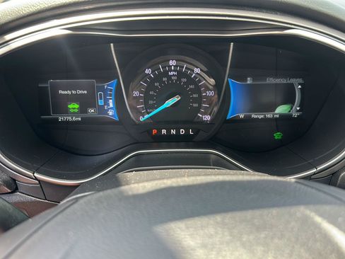 Used 2018 Ford Fusion S FWD image 21