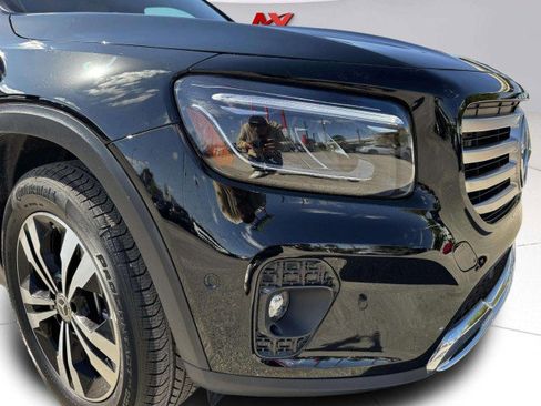 Used 2025 Mercedes-Benz GLB 250 image 10