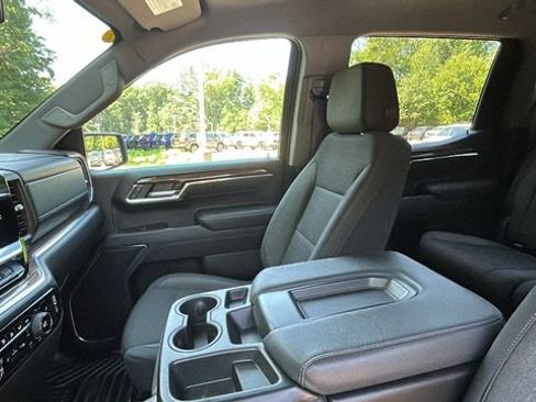 Used 2024 Chevrolet Silverado 1500 LT AWD/4WD image 31