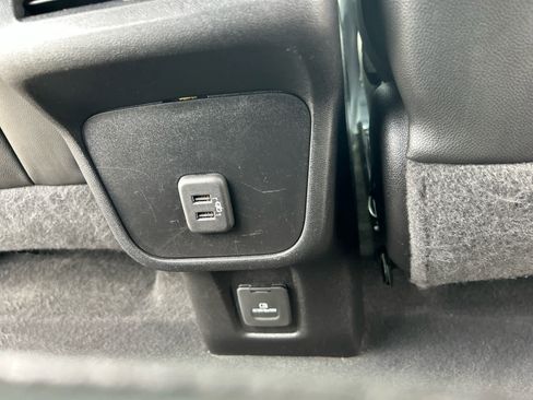 Used 2019 Chevrolet Equinox Premier image 25