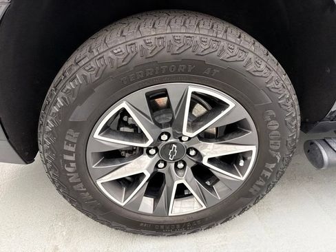 Used 2024 Chevrolet Tahoe Z71 w/ Luxury Package AWD/4WD image 12