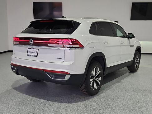 New 2026 Volkswagen Atlas Cross Sport SE image 5