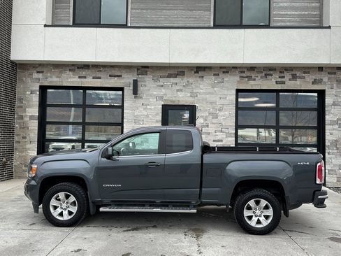Used 2017 GMC Canyon SLE w/ SLE Convenience Package image 6