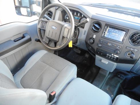 Used 2014 Ford F250 XL image 24