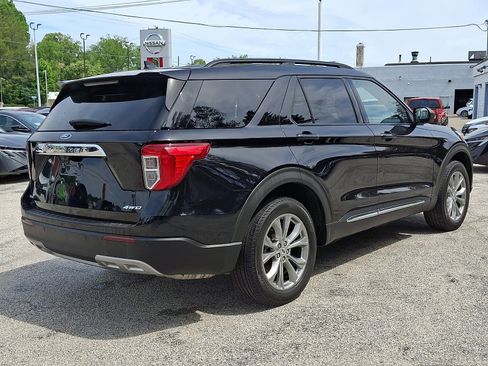 Used 2023 Ford Explorer XLT w/ Equipment Group 202A AWD/4WD image 6