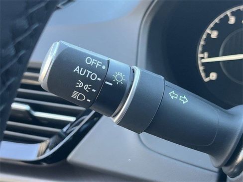 Used 2025 Acura RDX SH-AWD image 25