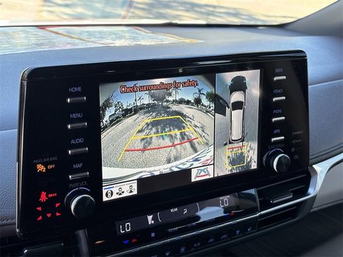 Certified 2023 Toyota Sienna Platinum image 26