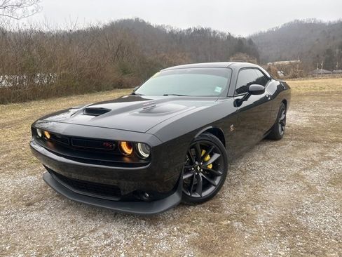 Used 2019 Dodge Challenger R/T Scat Pack image 3