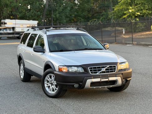 Used 2004 Volvo V70 AWD/4WD image 6