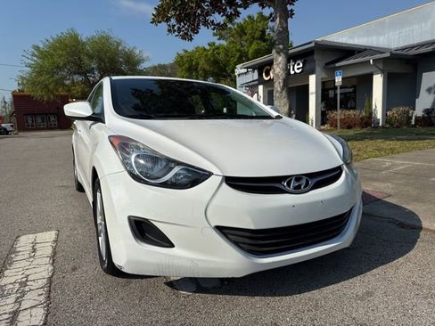 Used 2013 Hyundai Elantra GLS image 2
