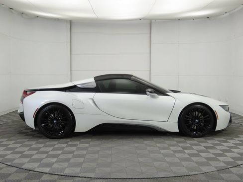 Used 2019 BMW i8 Roadster image 12