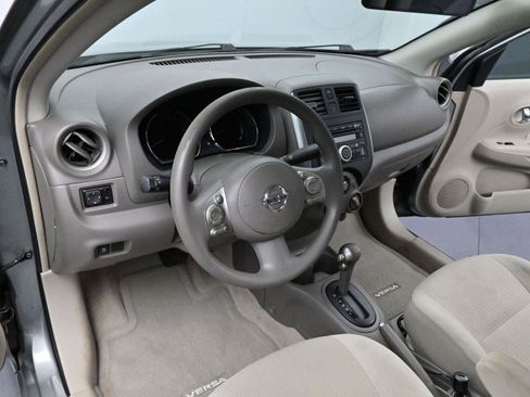 Used 2013 Nissan Versa SV w/ Convenience Pkg image 14