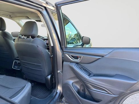 Used 2022 Subaru Forester Premium AWD/4WD image 17