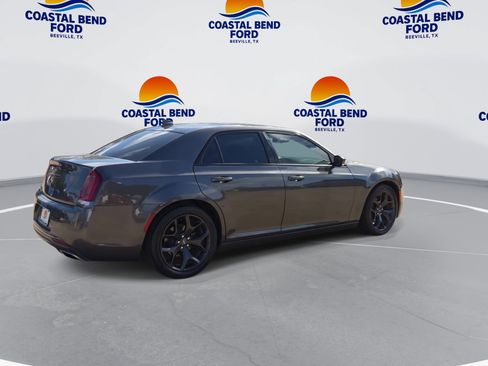 Used 2021 Chrysler 300 S RWD image 8