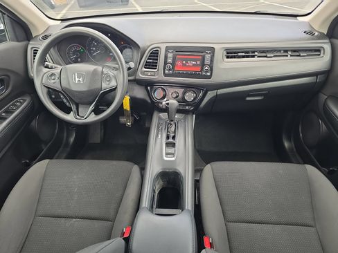 Used 2022 Honda HR-V LX image 9