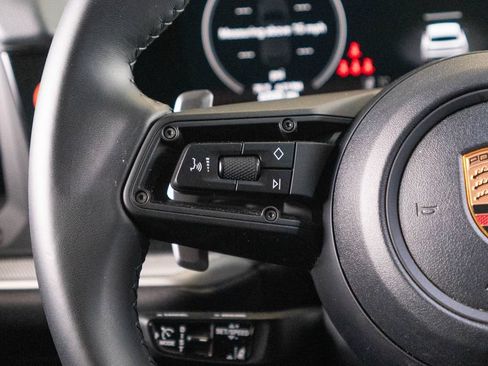 Certified 2025 Porsche Cayenne AWD/4WD image 32