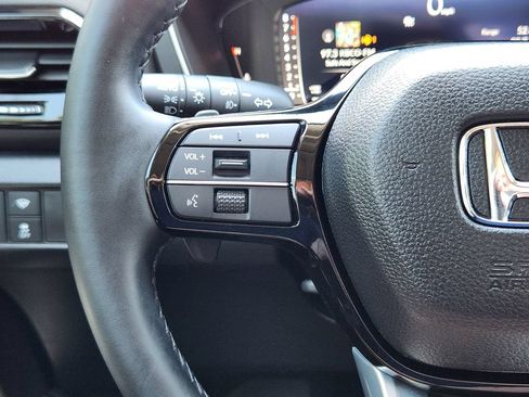 Used 2025 Honda Pilot Elite image 17