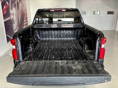 Used 2022 Chevrolet Silverado 1500 LTZ w/ LTZ Convenience Package II AWD/4WD image 16