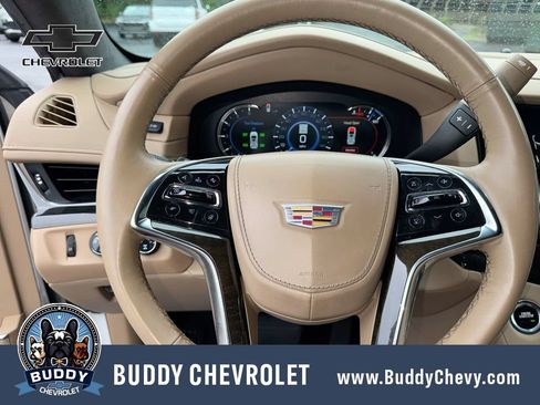 Used 2020 Cadillac Escalade ESV Platinum AWD/4WD image 16