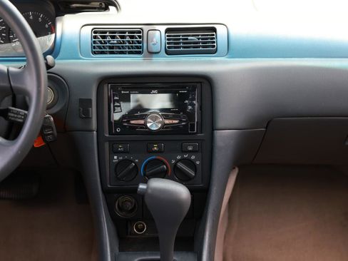 Used 2000 Toyota Camry LE FWD image 30