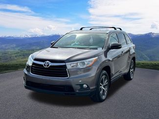 Used 2016 Toyota Highlander XLE video 1