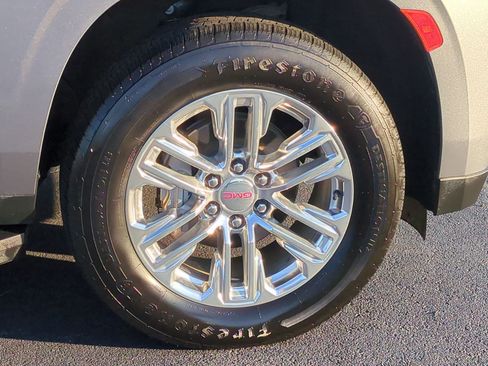 Used 2021 GMC Yukon SLT w/ SLT Premium Package AWD/4WD image 12