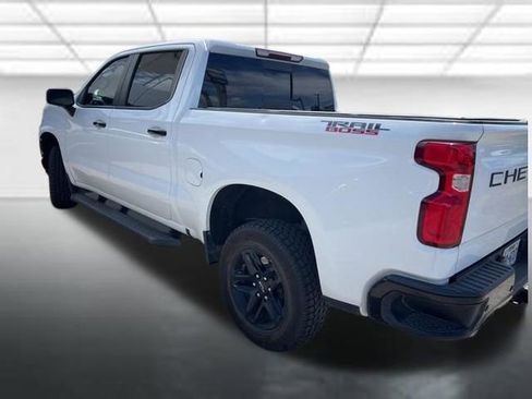 Used 2021 Chevrolet Silverado 1500 LT Trail Boss w/ Convenience Package II AWD/4WD image 4