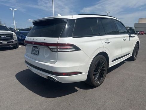 Used 2024 Lincoln Aviator Reserve w/ Equipment Group 201A image 3