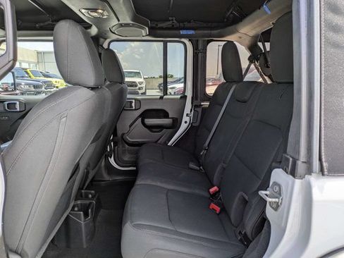Used 2021 Jeep Wrangler Unlimited Sport AWD/4WD image 13