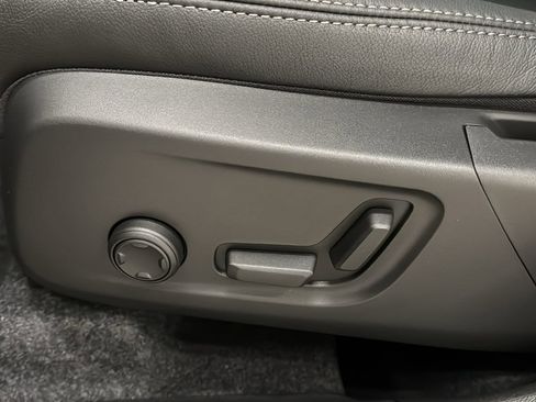 New 2026 Volvo XC40 B5 Ultra w/ Protection Package Premier image 24