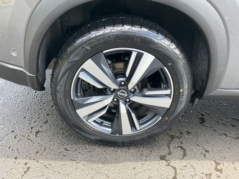 Used 2026 Nissan Rogue SL AWD/4WD image 13