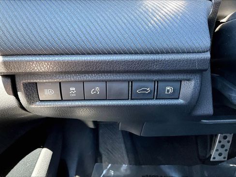Used 2025 Toyota Camry Hybrid FWD image 35