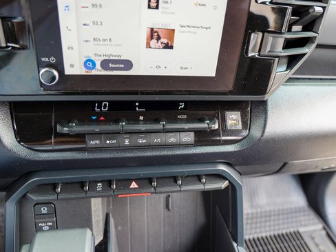 Certified 2025 Toyota Tundra SR w/ SR Tow Package image 28