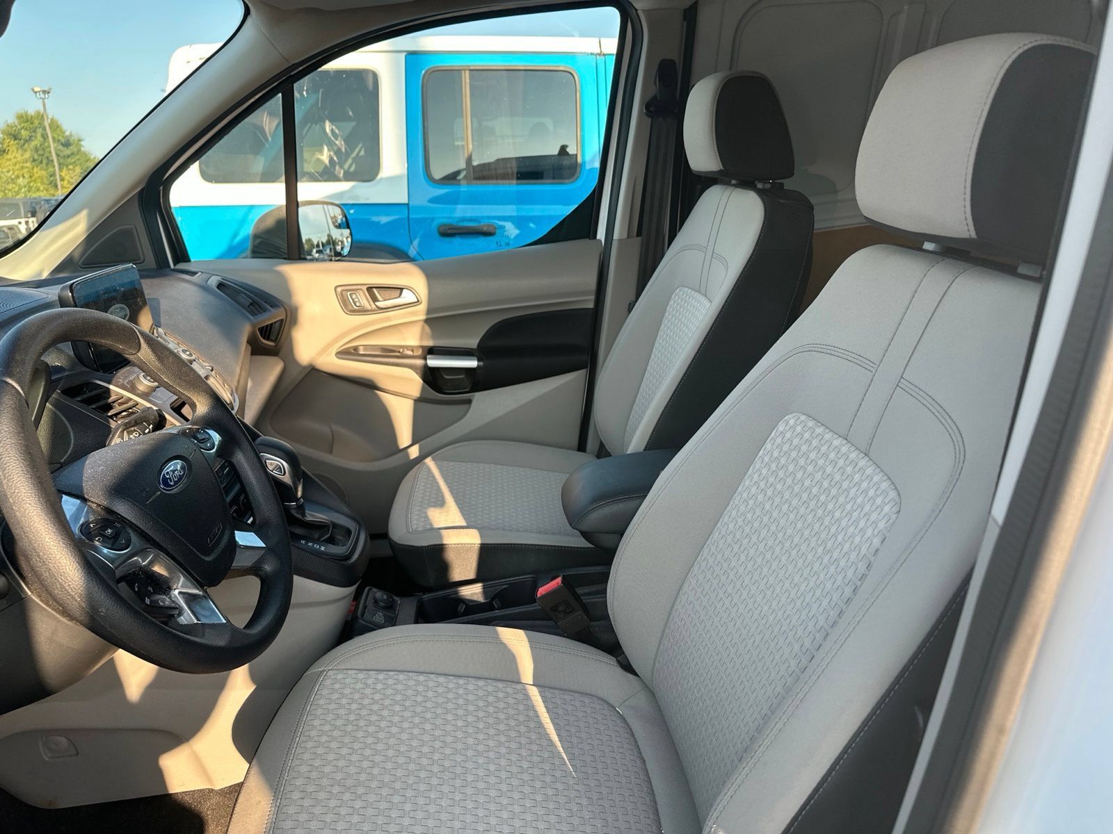 Used 2023 Ford Transit Connect XLT FWD image 9