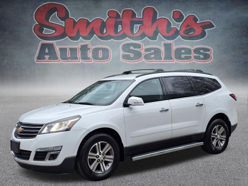 Used 2017 Chevrolet Traverse LT AWD/4WD image 3