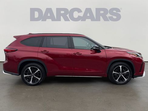 Used 2022 Toyota Highlander XSE w/ Protection Package #3 (TMS) AWD/4WD image 8