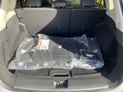 Used 2025 Nissan Rogue Platinum image 52