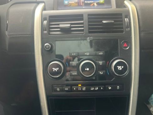 Used 2019 Land Rover Discovery Sport HSE AWD/4WD image 10