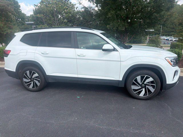 Used 2025 Volkswagen Atlas SE FWD image 3