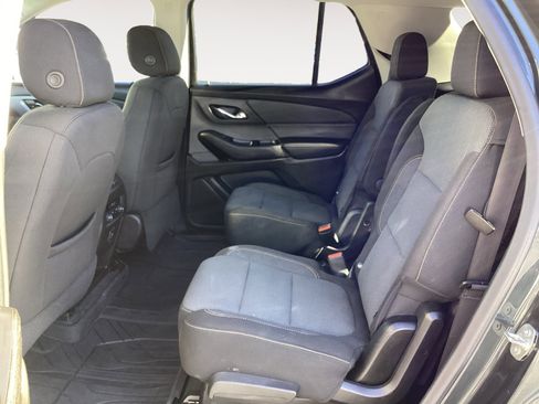 Used 2021 Chevrolet Traverse LT image 28