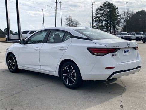 Used 2024 Nissan Sentra SV image 3