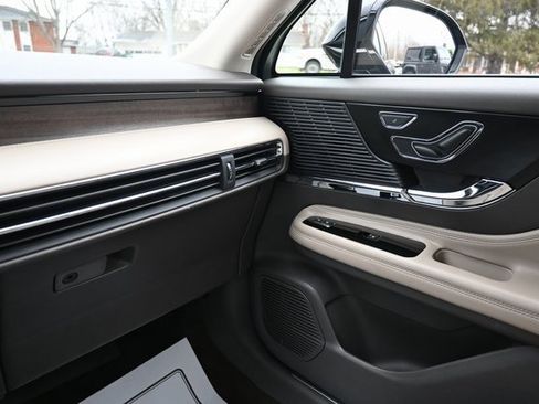 Used 2022 Lincoln Corsair Reserve w/ Equipment Group 201A image 27