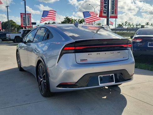 Used 2024 Toyota Prius XLE image 8