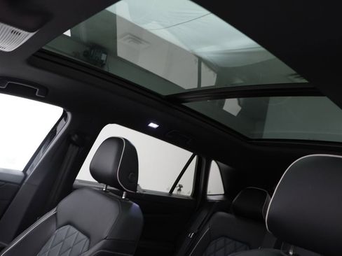 Used 2024 Volkswagen Atlas Cross Sport SEL Premium R-Line image 19