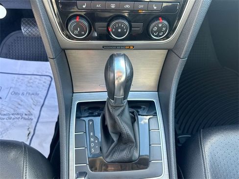 Used 2014 Volkswagen Passat 1.8T SE image 26