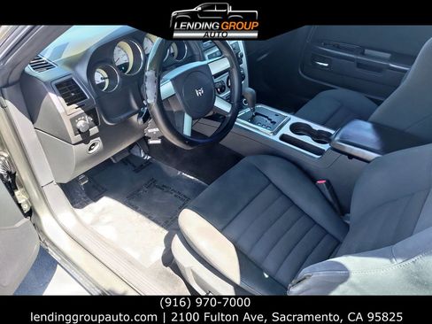 Used 2010 Dodge Challenger SE image 10