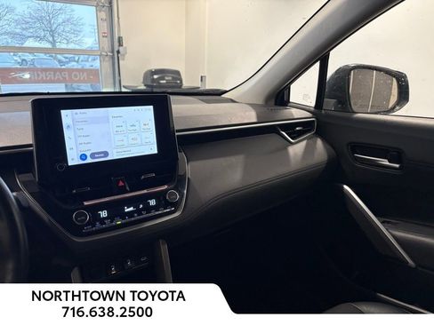 Used 2024 Toyota Corolla Cross XLE image 20