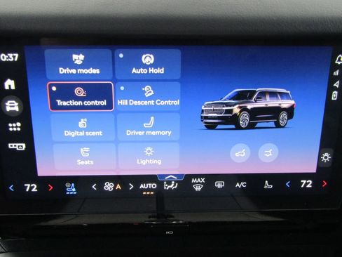 Used 2025 Lincoln Navigator Reserve AWD/4WD image 36